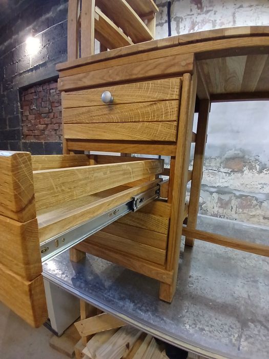 Стіл дубовий, Стіл дубовий манікюрний