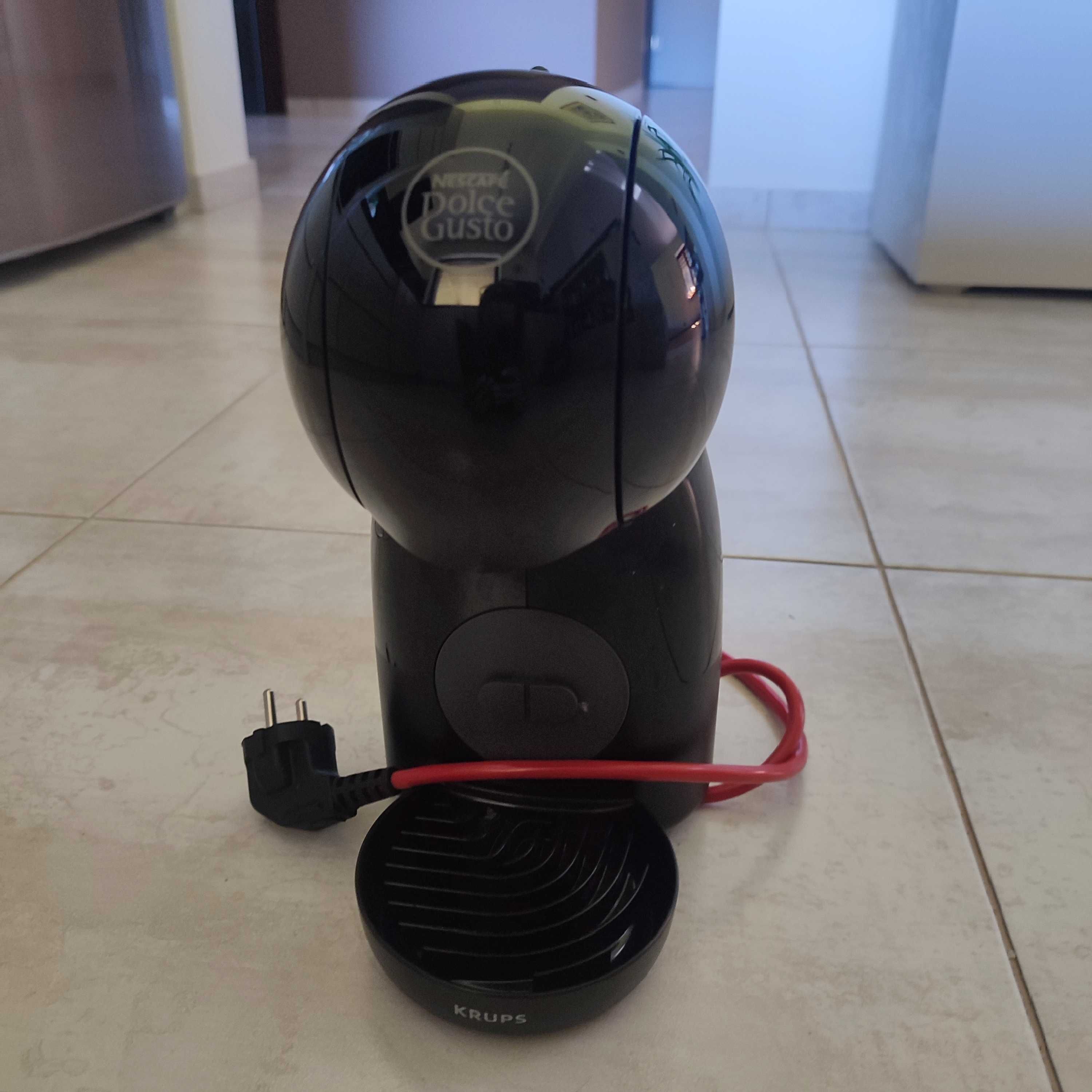 Sprzedam ekspres ciśnieniowy do kawy Nescafe Dolce Gusto
