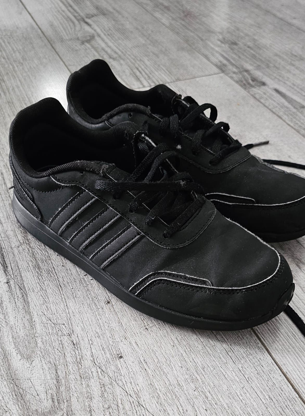 Buty Adidas roz 38 Stan bardzo dobry