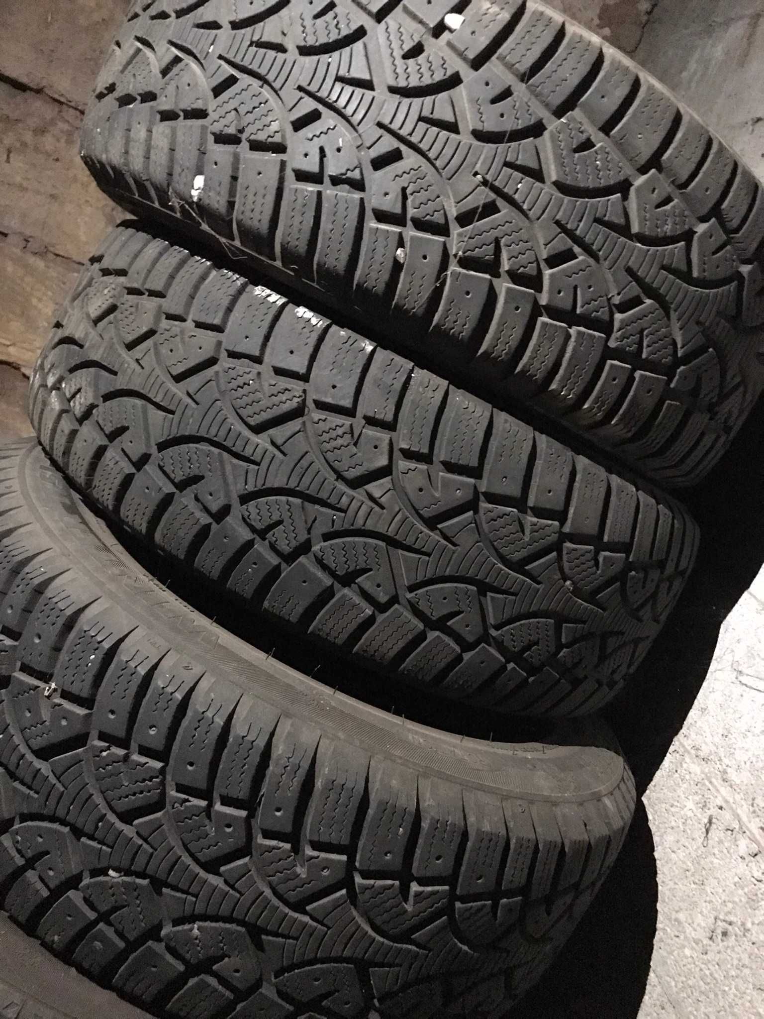 HERCULES Зимняя резина 215/55 R16 97H XL