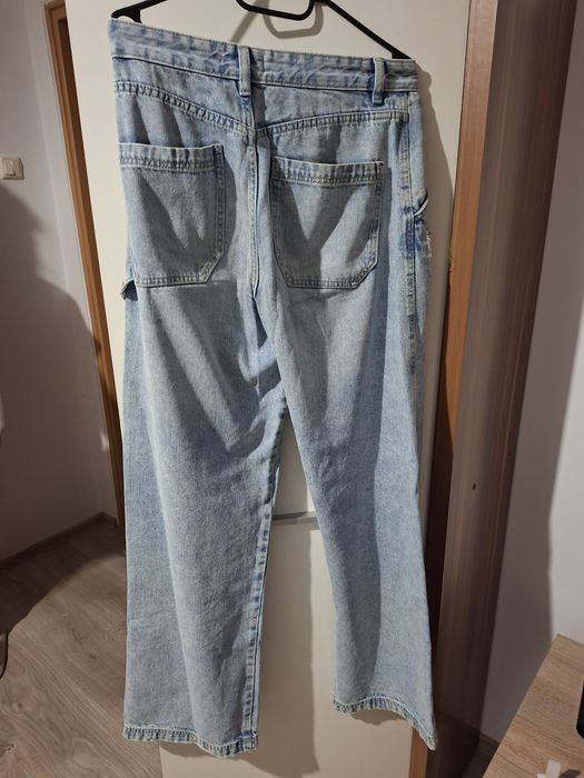 Jeansy z przetarciami Sinsay rozm.38