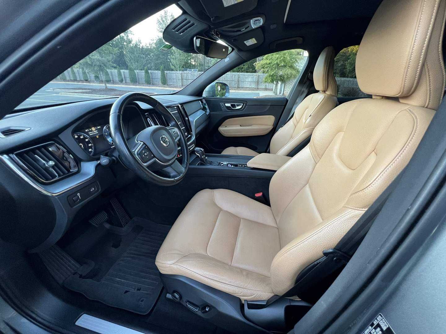 Volvo XC 60 2020 рік