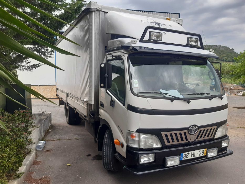 Totota dyna 7500kg