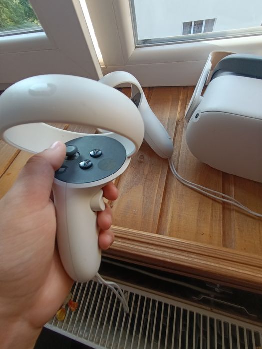 Продаю окуляри віртуальної реальності Oculus quest 2