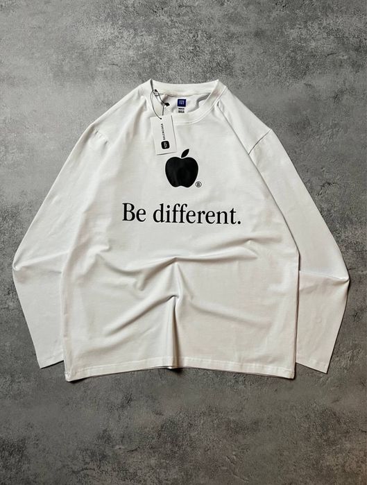 Лонгслів Balenciaga Be Different