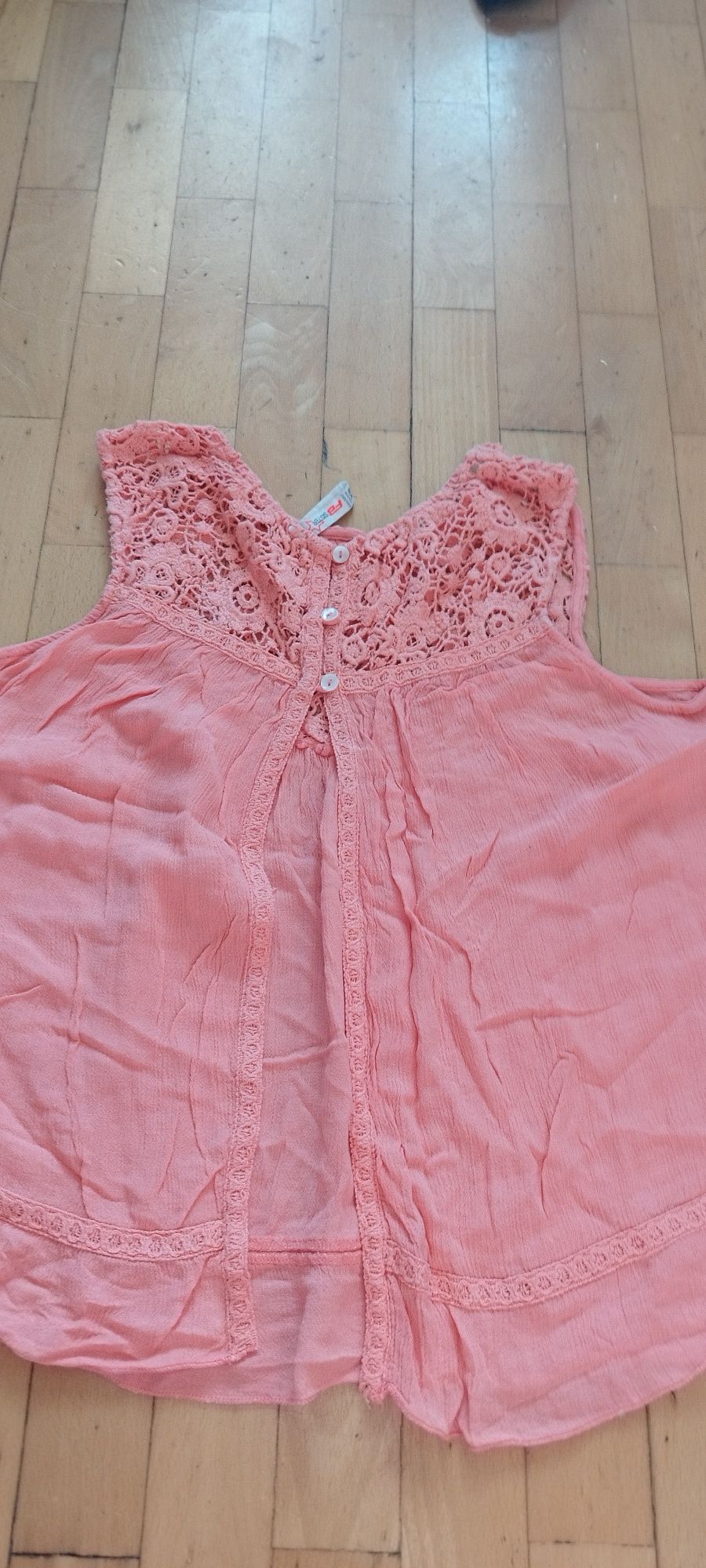Trzy letnie bluzki damskie