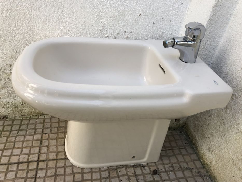 Bidé Roca com torneira