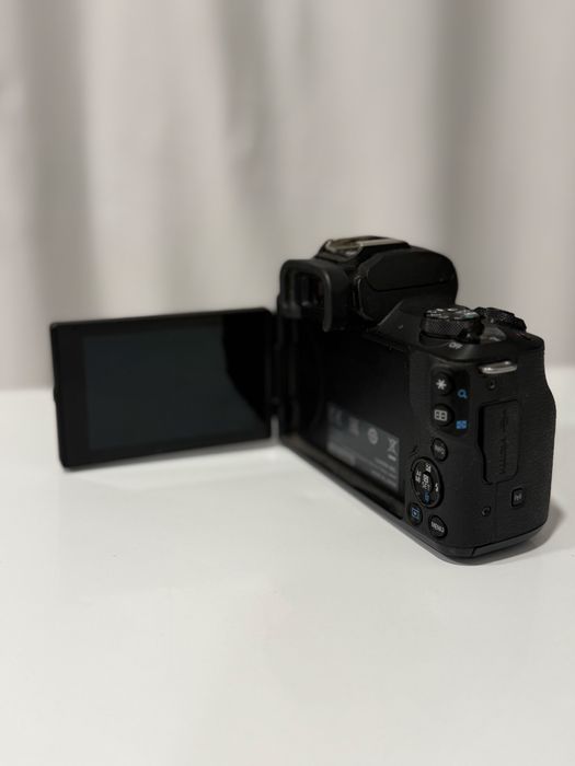 Canon m50 como nova
