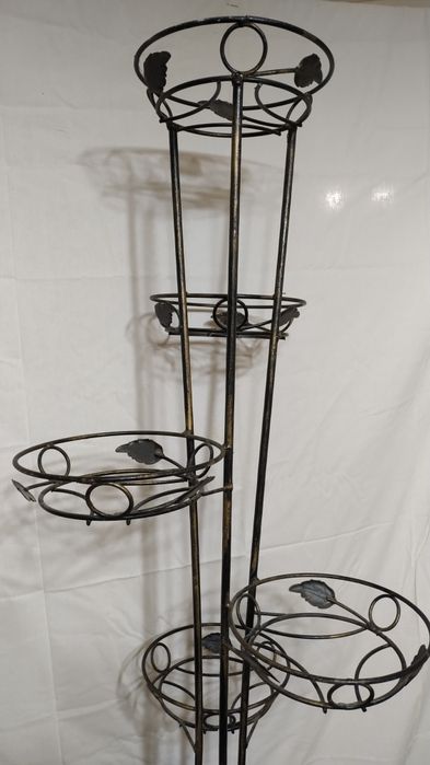 Підставки  ковані  для квітів у дім або сад