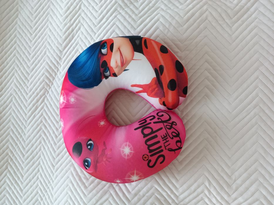 Zagłówek do jazdy samochodem