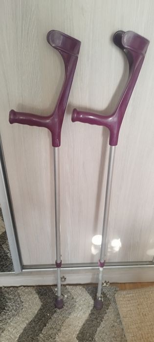 Sprzedam w  dobrym stanie kule ortopedyczne łokciowe regulowane