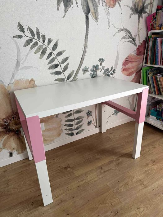 Biurko IKEA PAHL z nadstawką (półką) regulowana wysokość, biało różowe