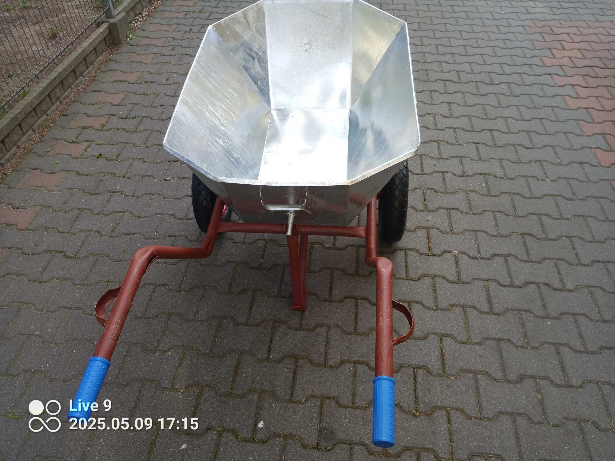Wózek paszowy ocynkowany pojemność 230 litrów