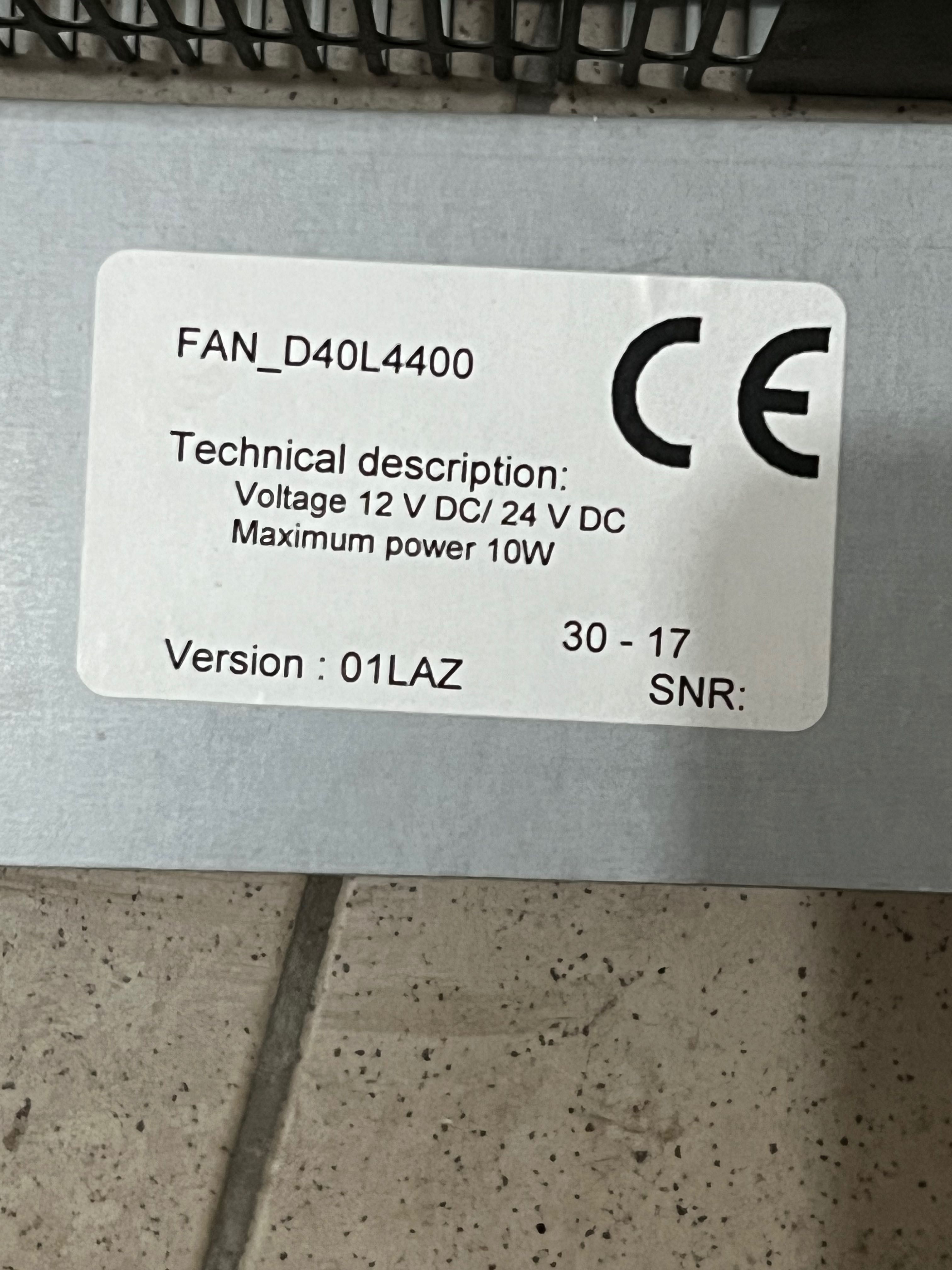 Grzejniki podłogowe kanałowe 3sztk 01 LAZ FAN D40L 4400 12V/24V