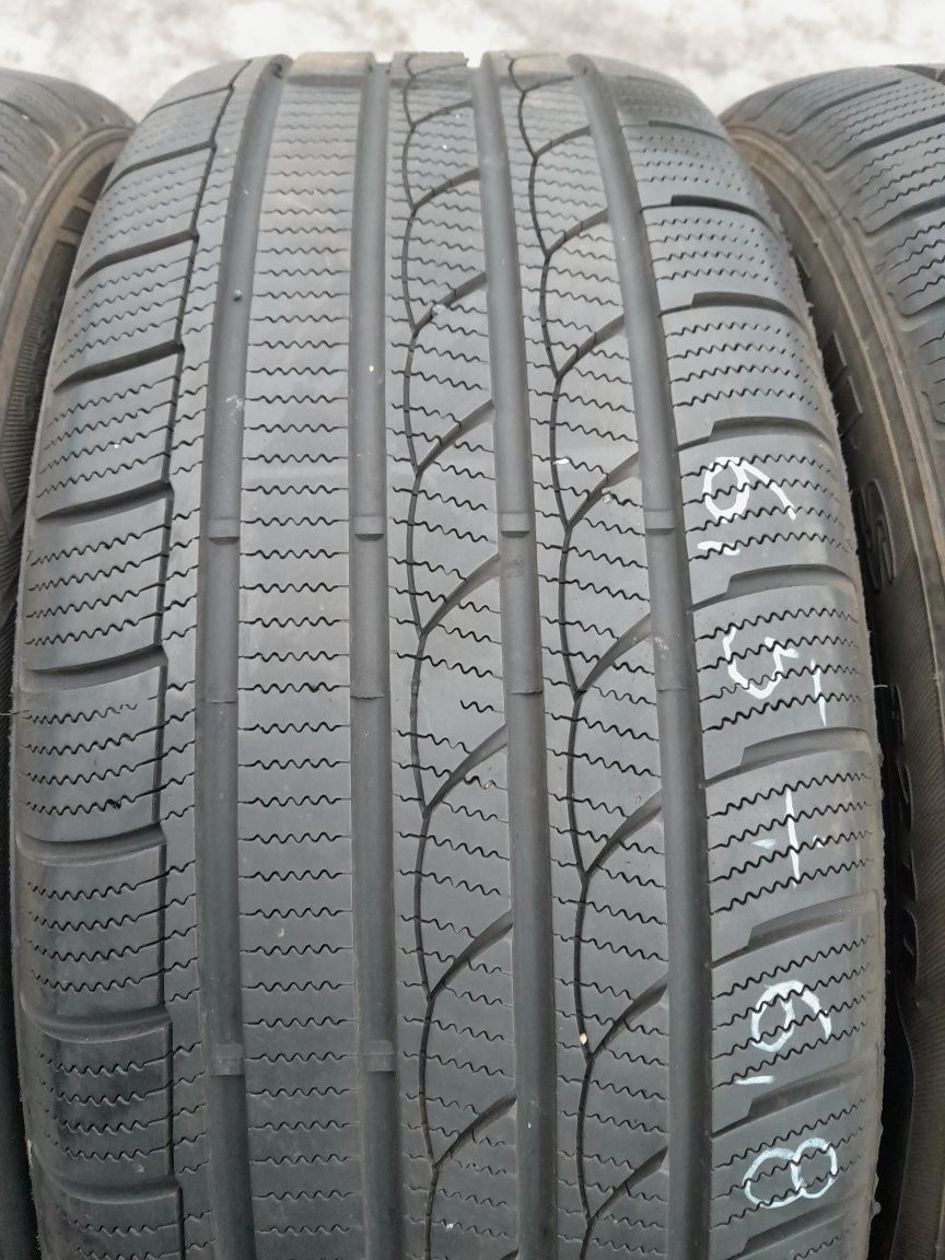 235/55R19 105V XL , komplet opon zimowych.