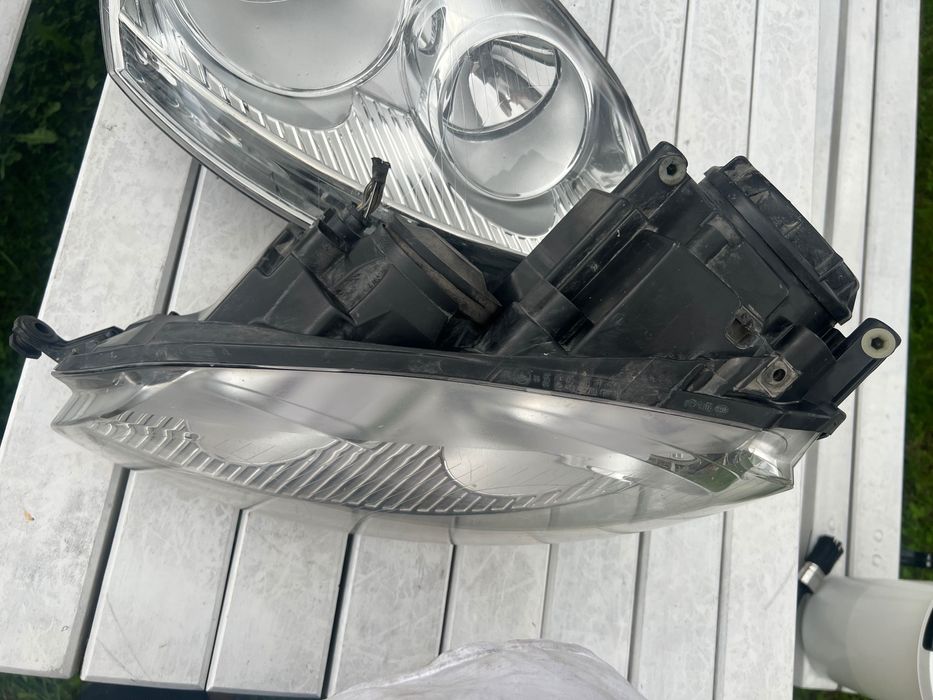 Lampa przód komplet LEWA i PRAWA VW GOLF MK5 Europa oryginal