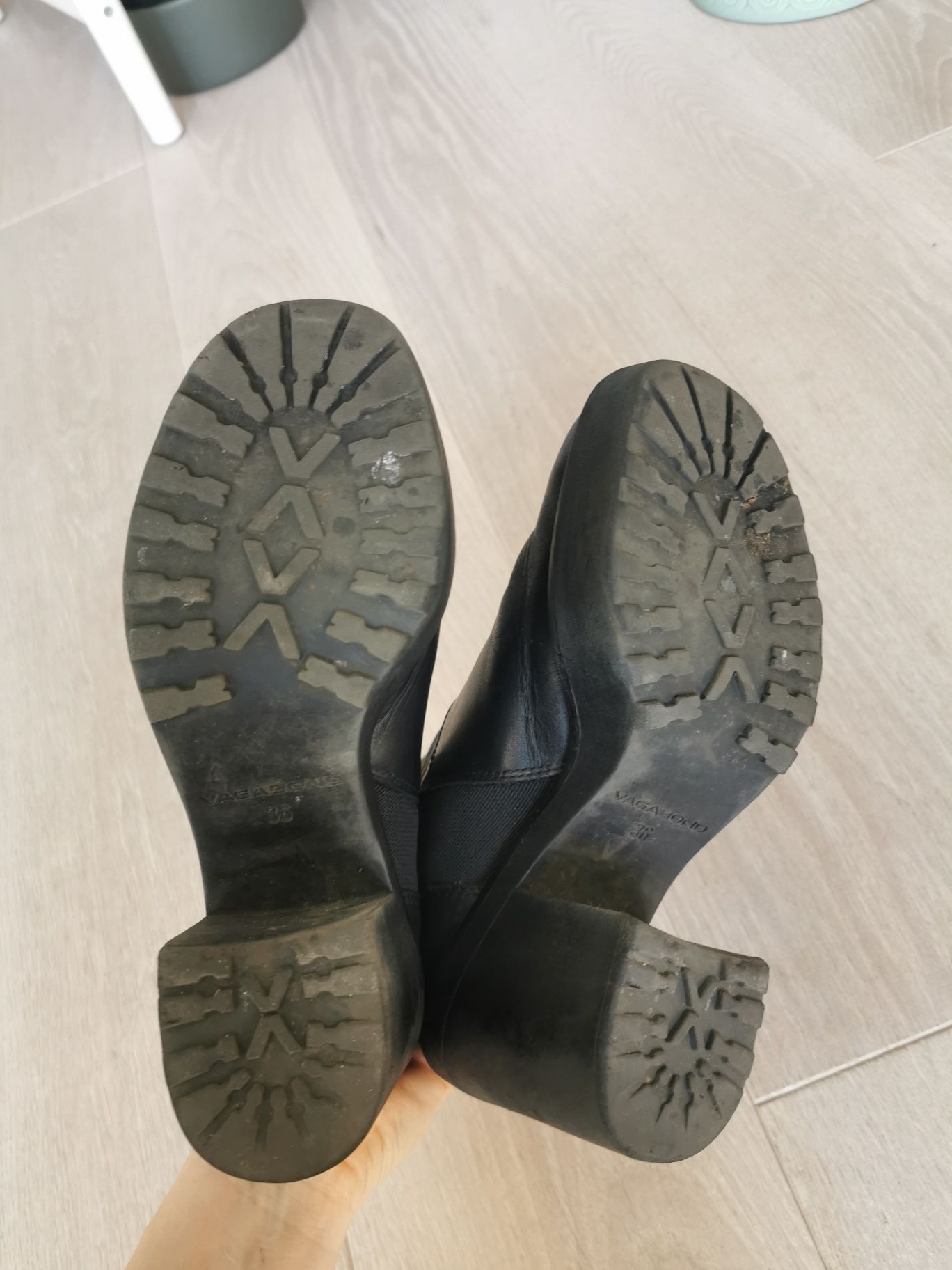 Buty botki Vagabond r. 36 czarne na koturnie