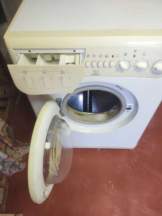 Пральна машина Indesit