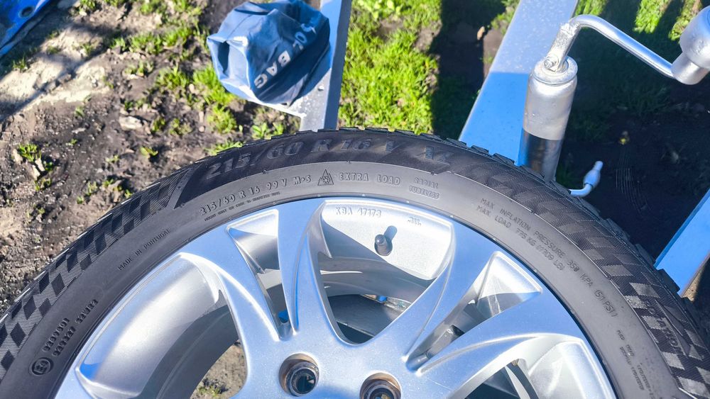 Sprzedam opony z felgami Mazda cx 3 komplet 4 szt