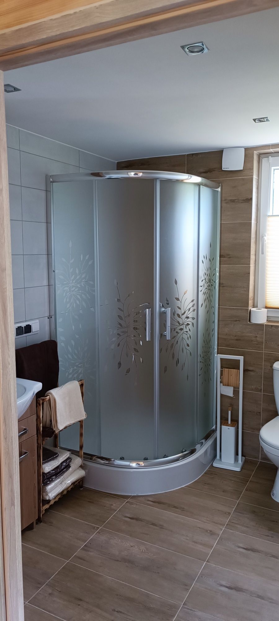 Domek wynajem wolny od 25-29.08 , sauna, jacuzzi Leśna Zagroda