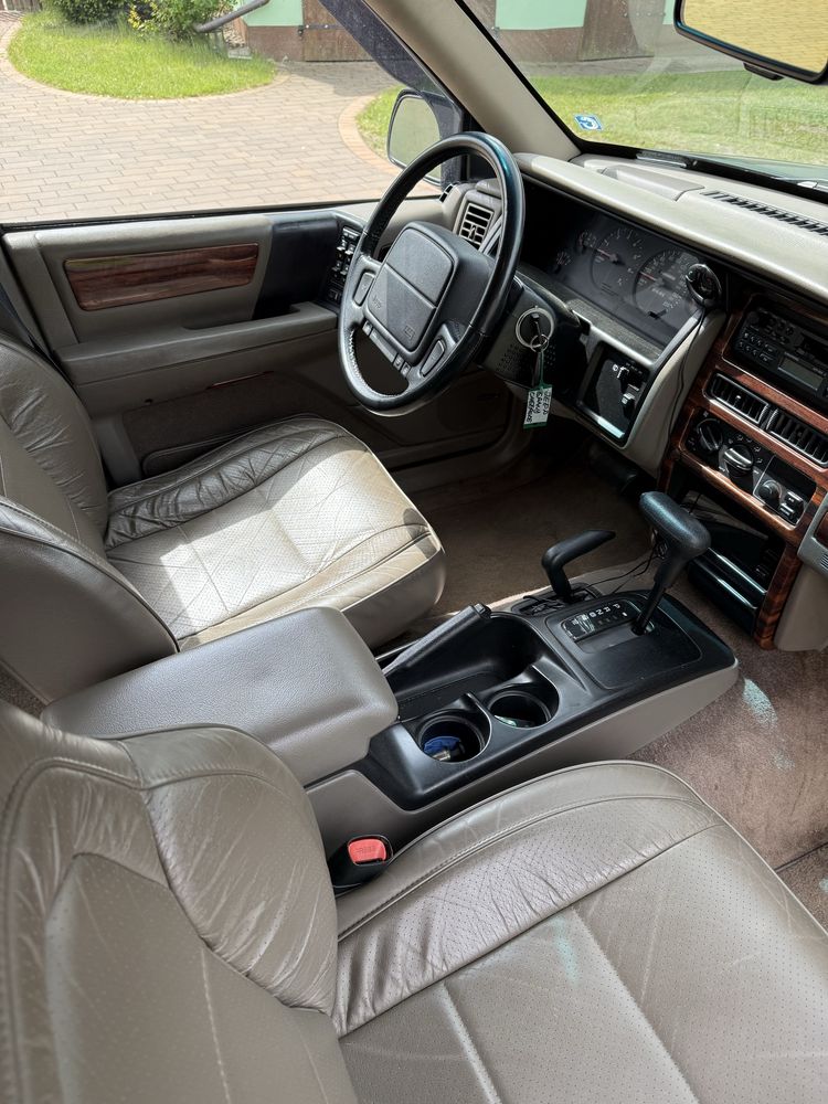 Jeep Grand Cherokee Limited 4.0 benzyna, 6 rzędowa