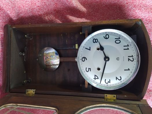 Relógio Antigo de Pêndulo