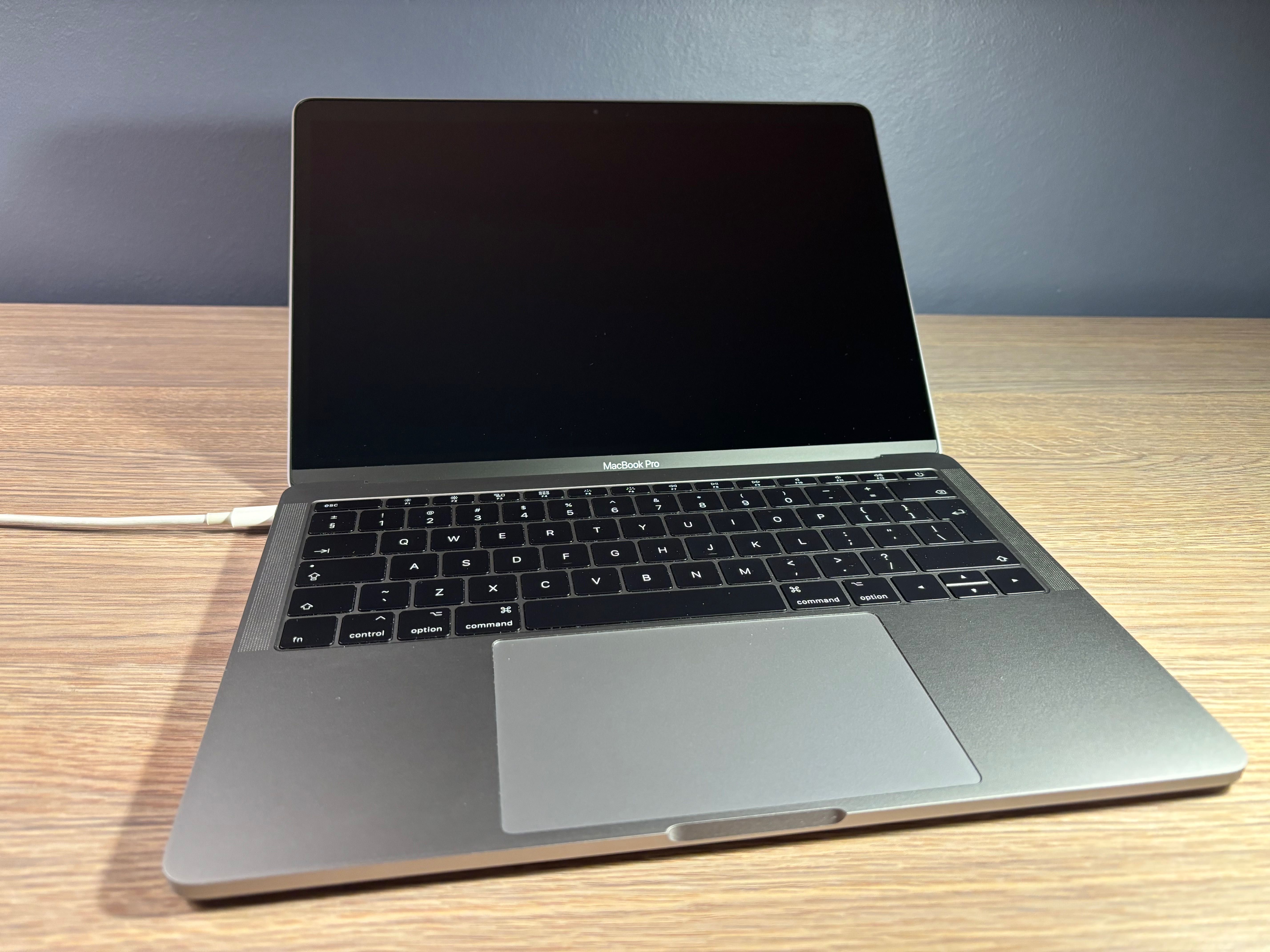 MacBook Pro 13,3 A1708 z 2017 r. 256 GB Space Gray