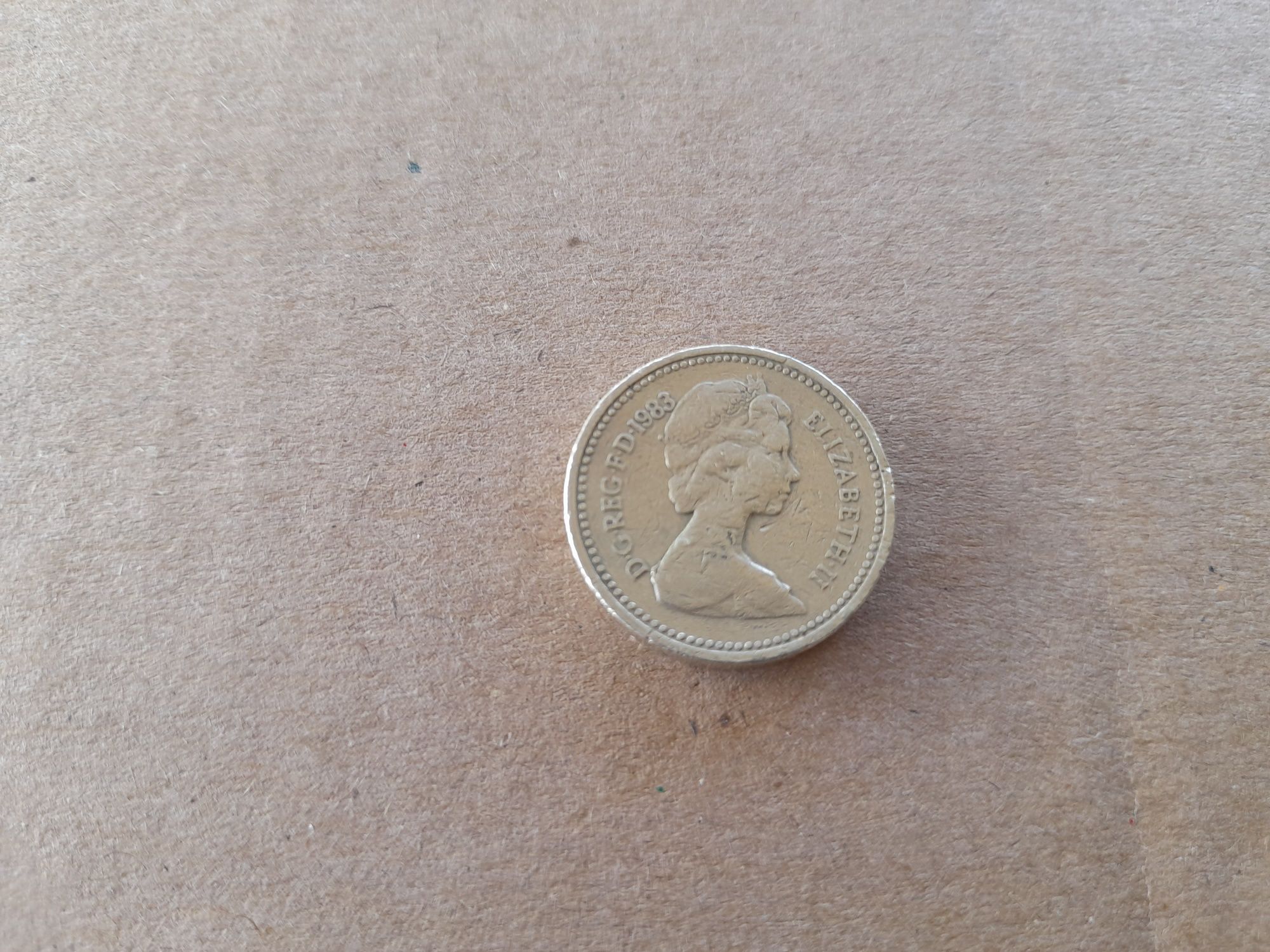 Stara moneta  1 Funt Królowa Elżbieta II 1983r
