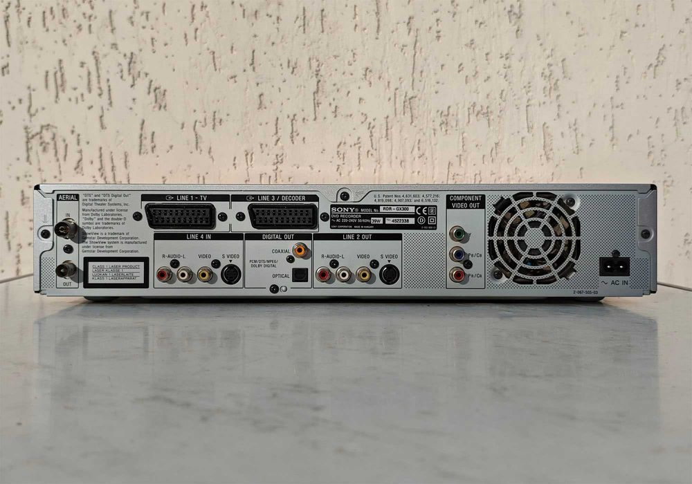 DVD-рекордер Sony RDR-GX300 з пультом керування ДЕФЕКТ