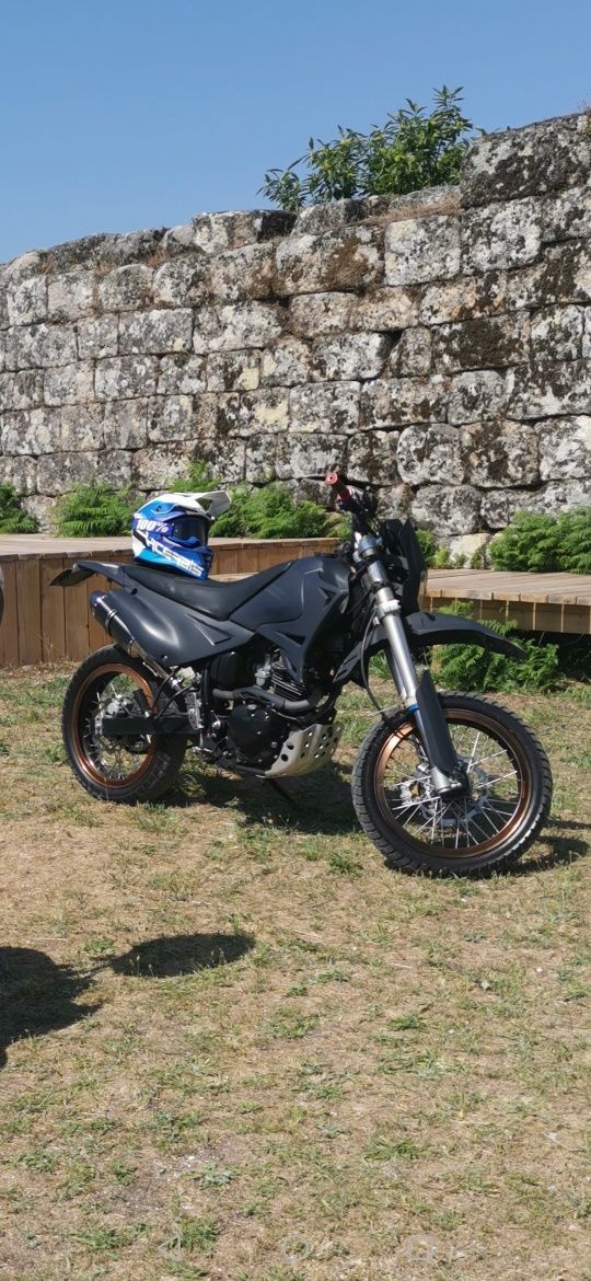 Vendo mota 125cc supermotard
