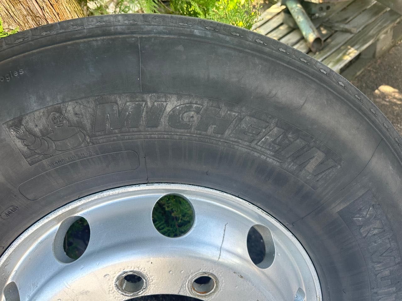 Продам шини 315/80/22.5 Michelin