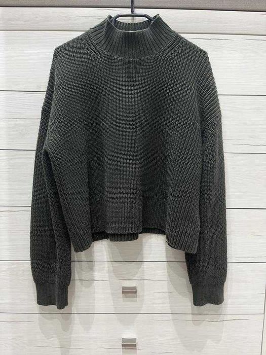 Светр в'язаний прямого крою під шию темно зелений хакі Weekday