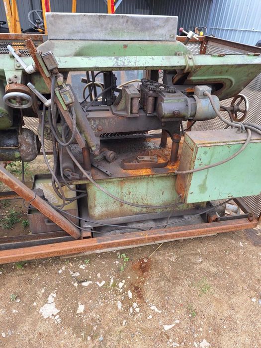 Maszyna do ciencia metalu