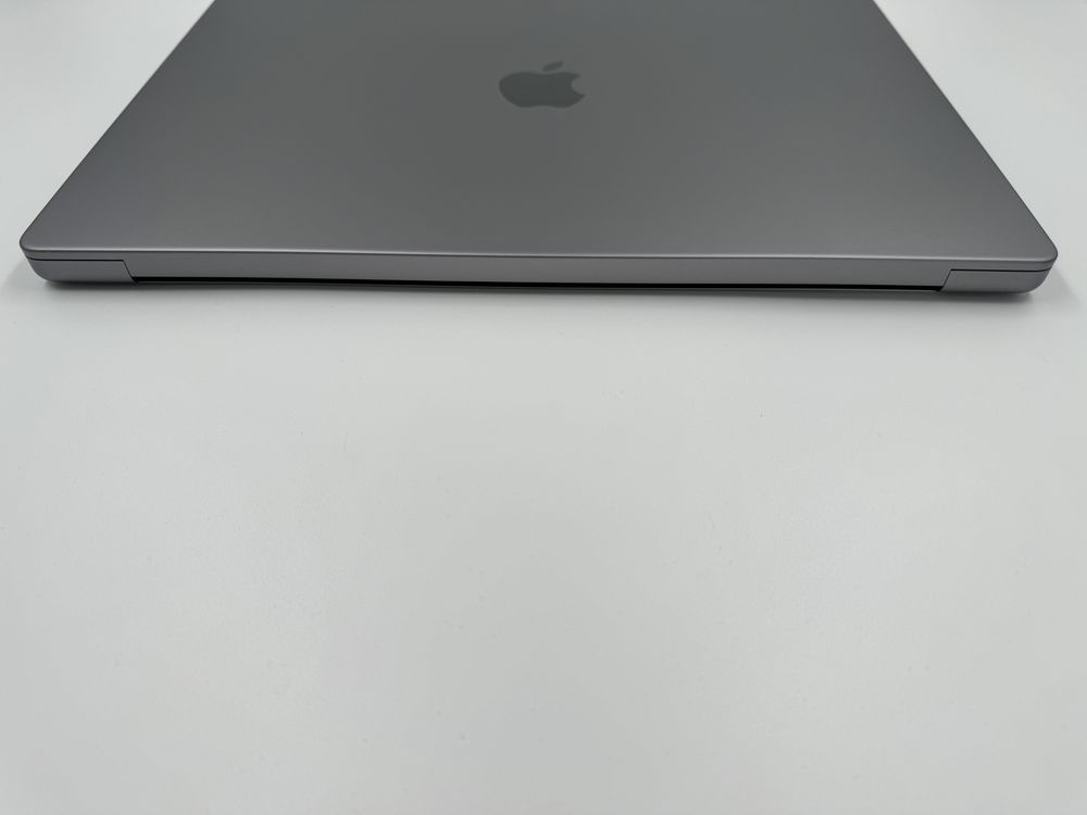 3-7 циклів Apple MacBook Pro 16 2021 M1 Pro 32GB RAM 512GB SSD