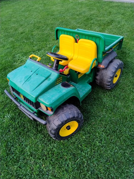John Deere Gator
