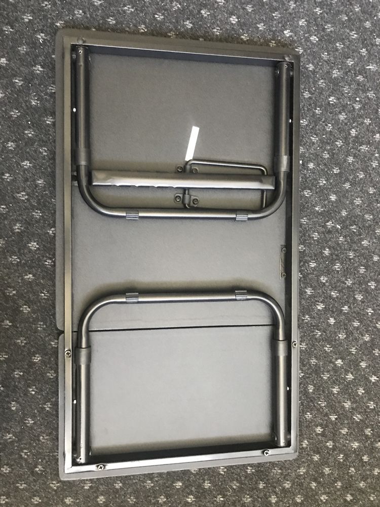 Stolik pod laptopa