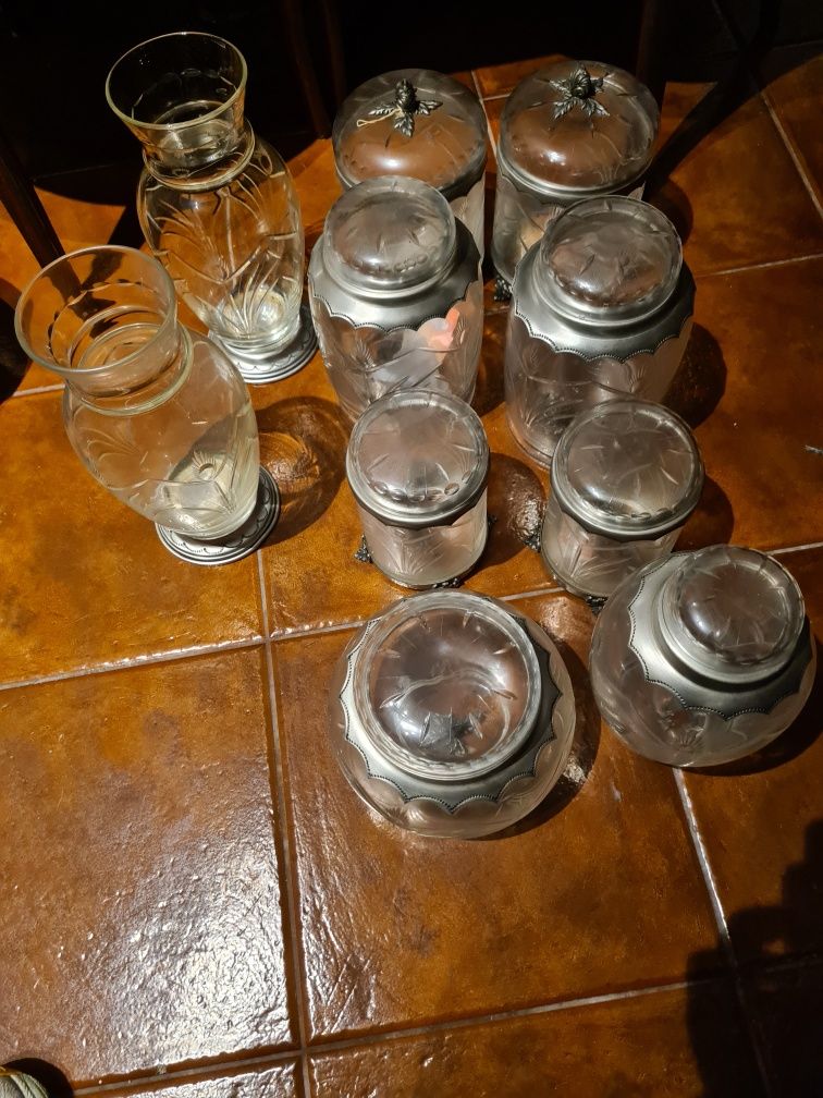Vendo vasos de vidro com Etano