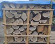 Suche, grube drewno kominkowe suszone w suszarni 1mP