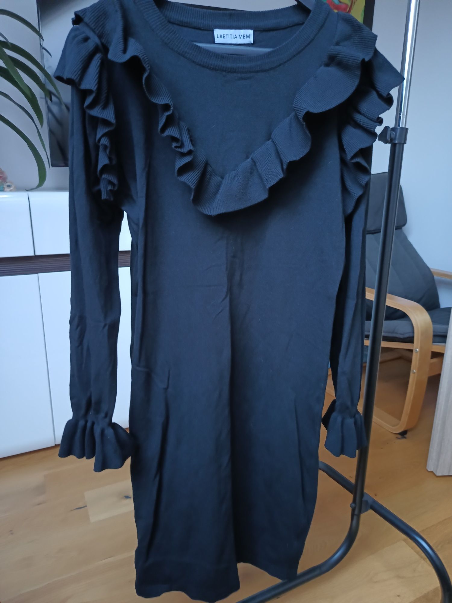 Czarna sweterkowa dzianinowa sukienka M