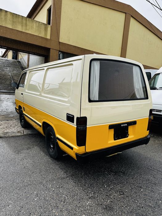 Aluguer - Toyota Hiace 1984 - Carrinha Clássica (Campervan)