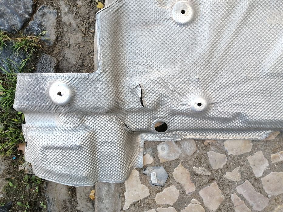 PARA-CHOQUES Traseiro_MERCEDES BENZ B 180 CDI_Ano 2013+Chapa proteção