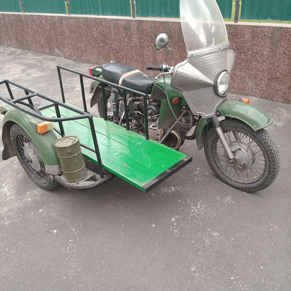 Мотоциклл Днепр МТ-16 з запасним мотором і коробкою