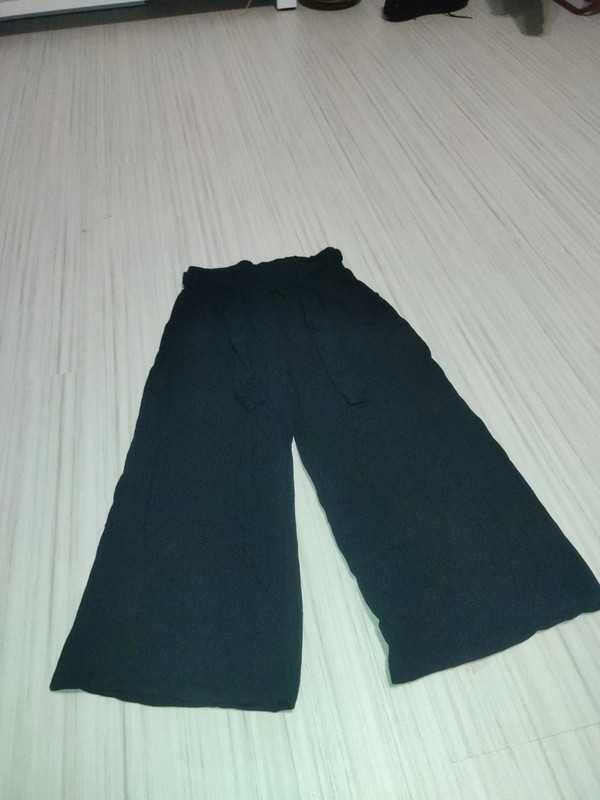 szerokie spodnie 3/4 firmy Reserved rozm. 134