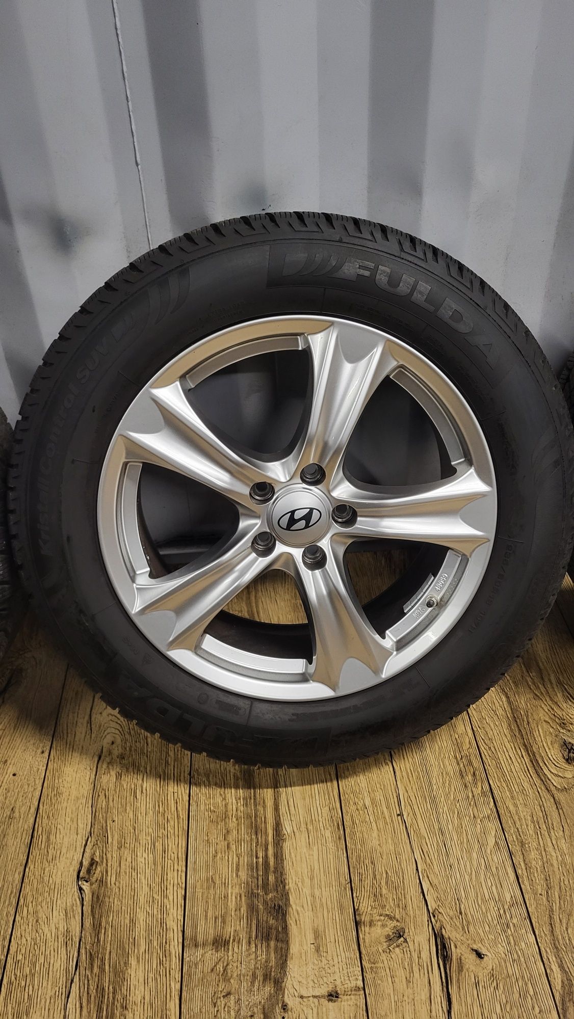 Alufelgi Hyundai 18" 5x114,3 z oponami 235/60 R18 Santa Fe Tucson Kia