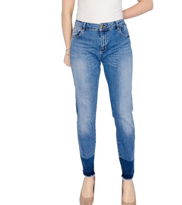 Jeansy z cieniowaniem i surowym dołem M 38