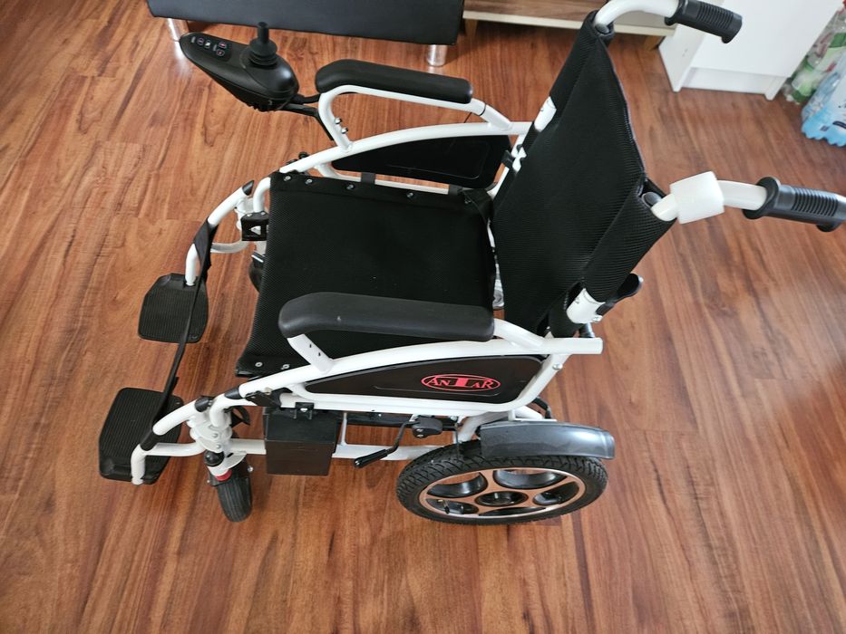 Wozek inwalidzki elektryczny antar at52304