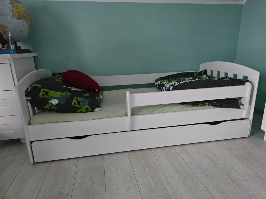 łóżko i szafa do pokoju dziecka