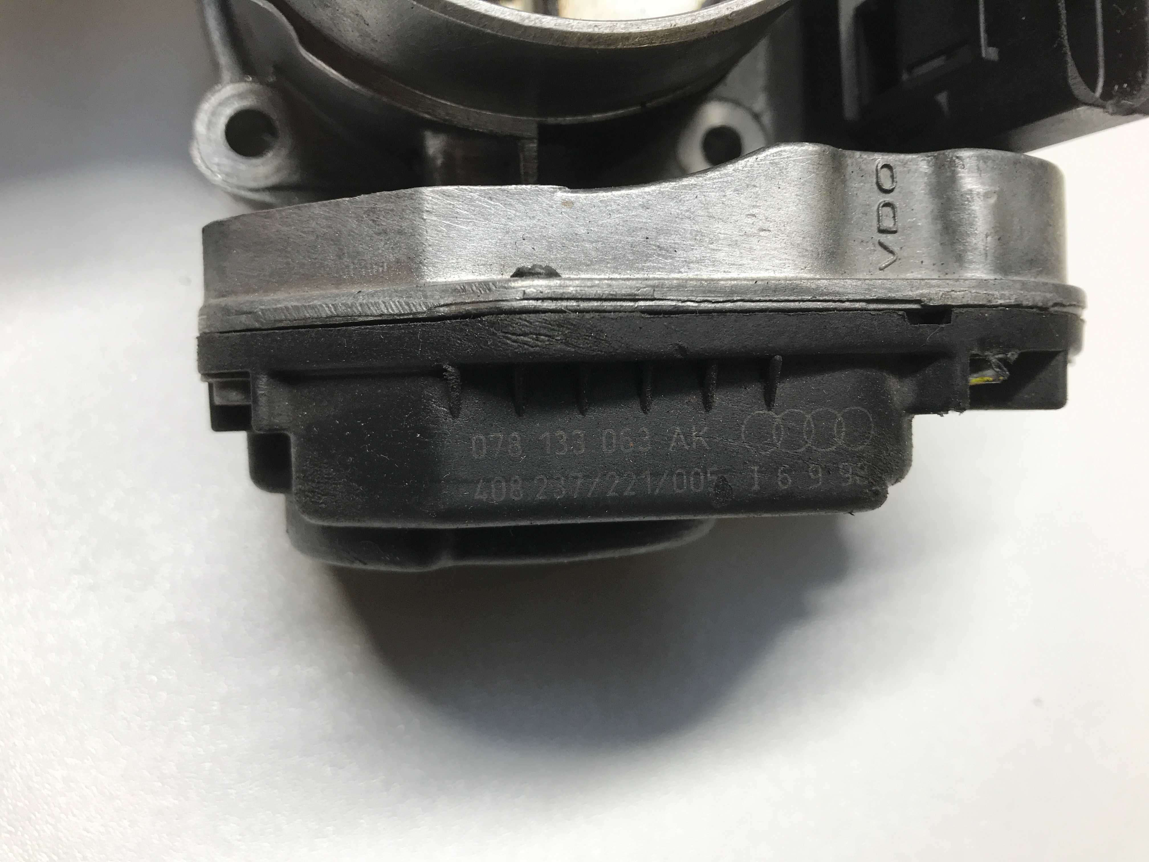 Дросельна заслонка Audi A4 B5 / Audi A6 C5 / Audi A8 - 2.4-2.8