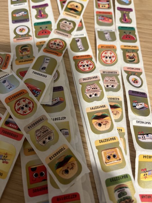 2 naklejki z biedronki biedroniaki