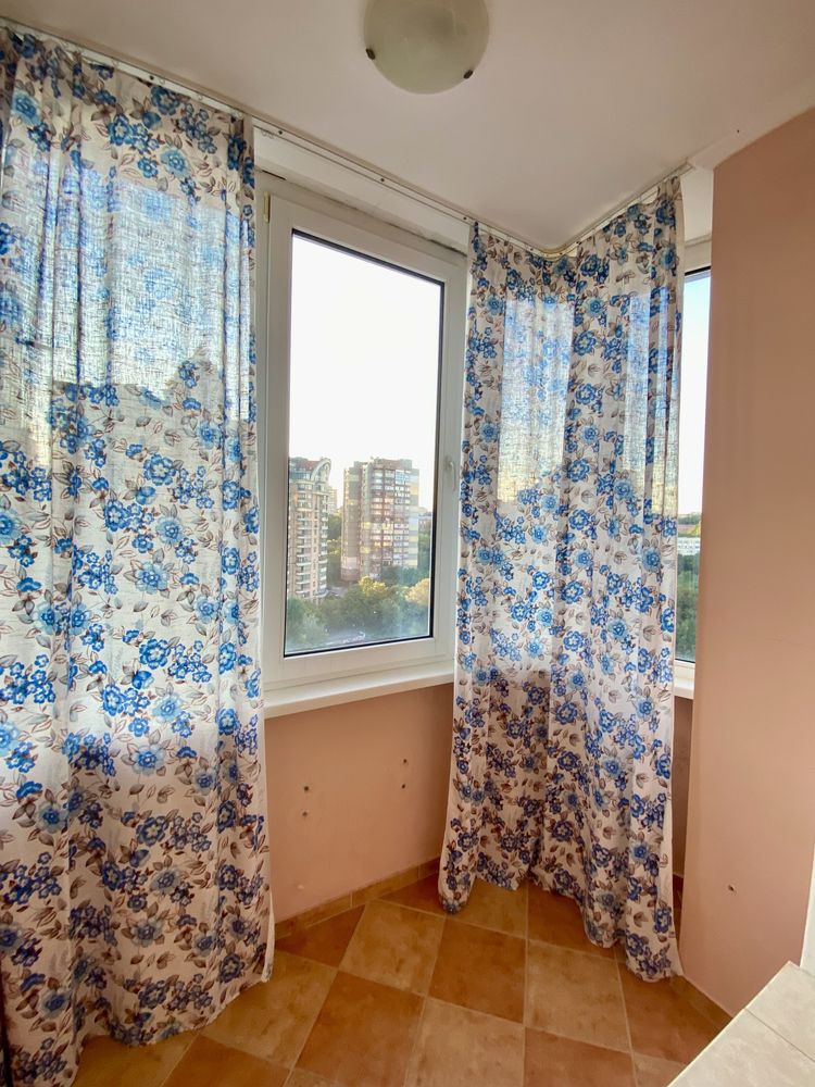 Оренда 3 кімн. Квартира з видом на Печерську Лавру, Печерск